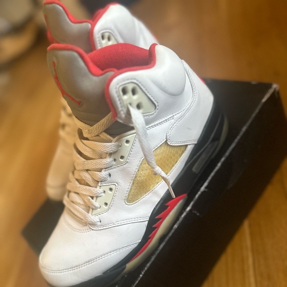 Jordan 5 Fire Red Sz 8 - Picture 1 of 4